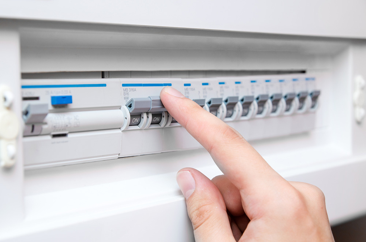 Schalt­schrank­bau bei Elektro Lehnhoff GmbH in Wächtersbach
